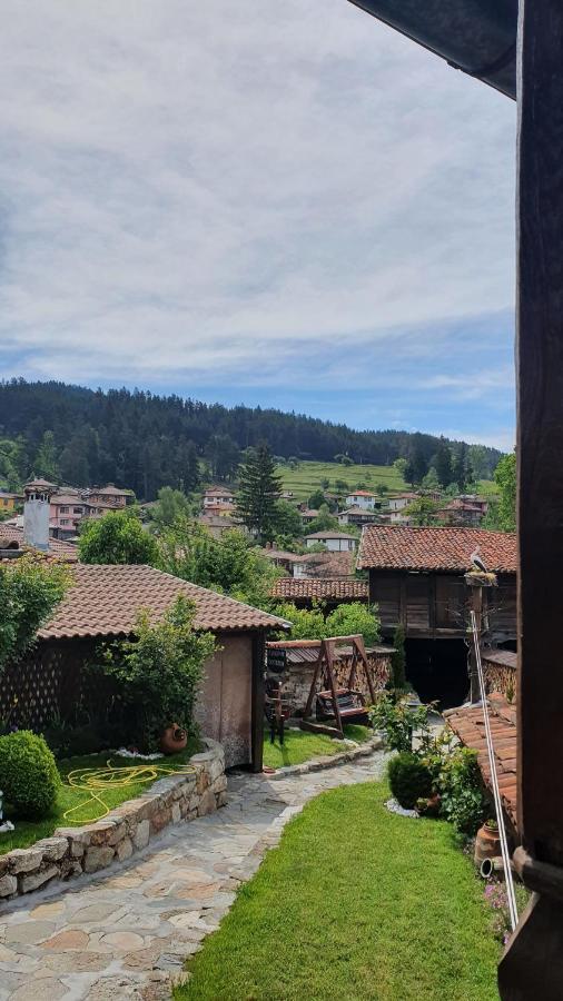 Guest Rooms Colorit Koprivshtitsa Esterno foto