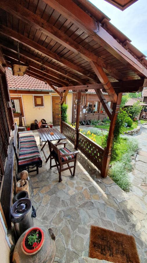 Guest Rooms Colorit Koprivshtitsa Esterno foto