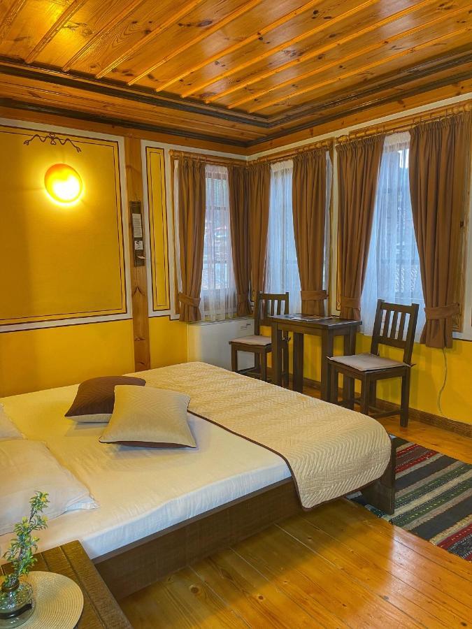Guest Rooms Colorit Koprivshtitsa Esterno foto