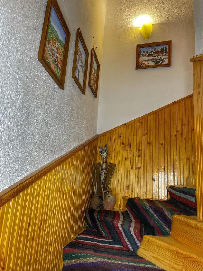 Guest Rooms Colorit Koprivshtitsa Esterno foto
