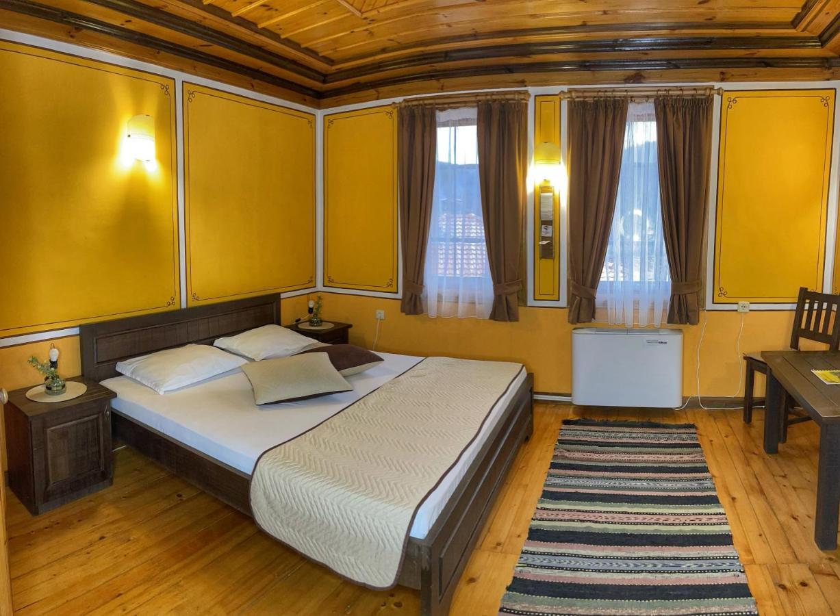 Guest Rooms Colorit Koprivshtitsa Esterno foto