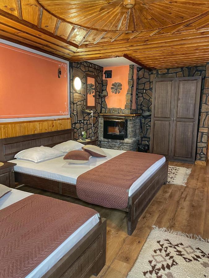 Guest Rooms Colorit Koprivshtitsa Esterno foto