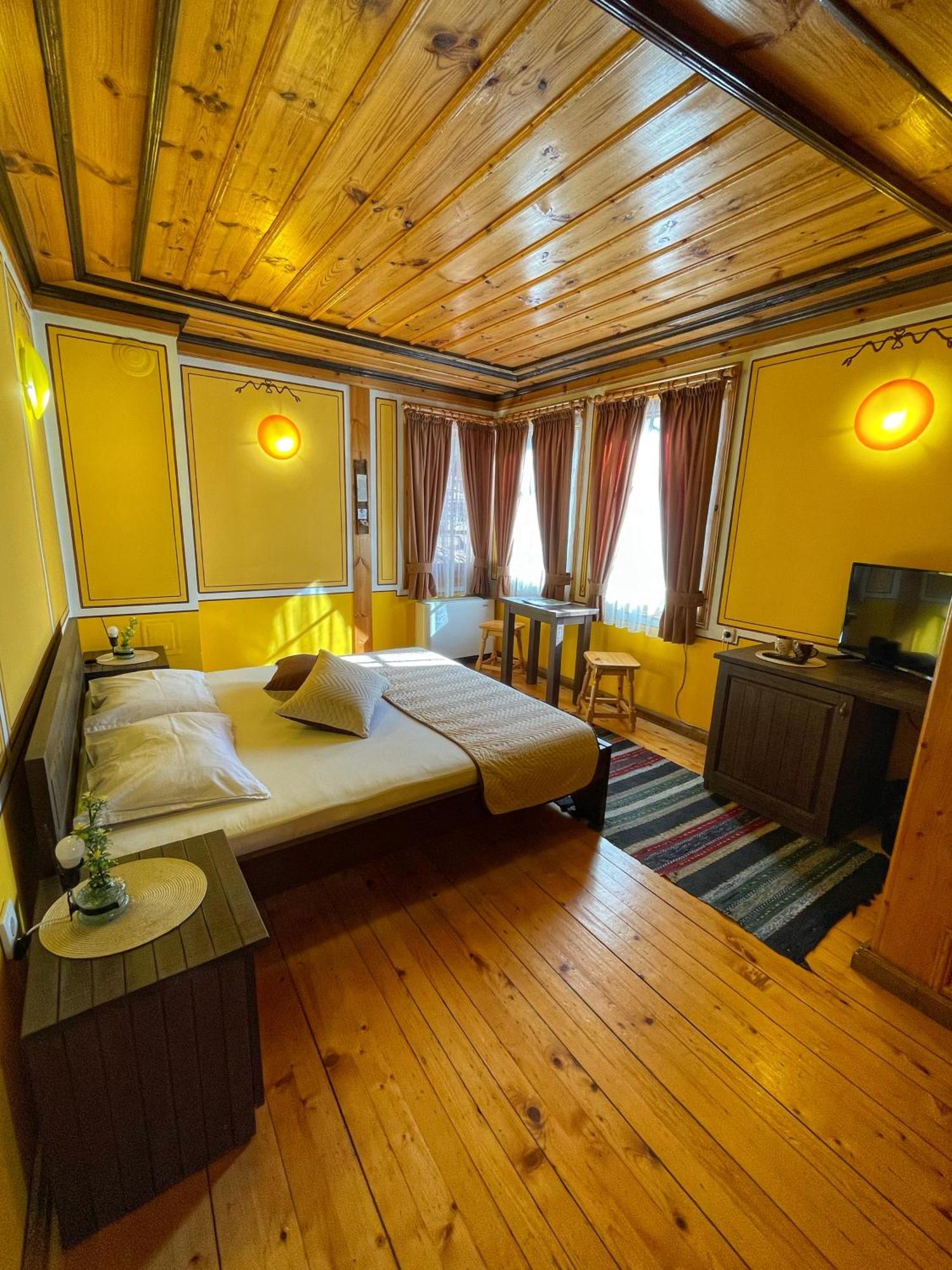 Guest Rooms Colorit Koprivshtitsa Esterno foto