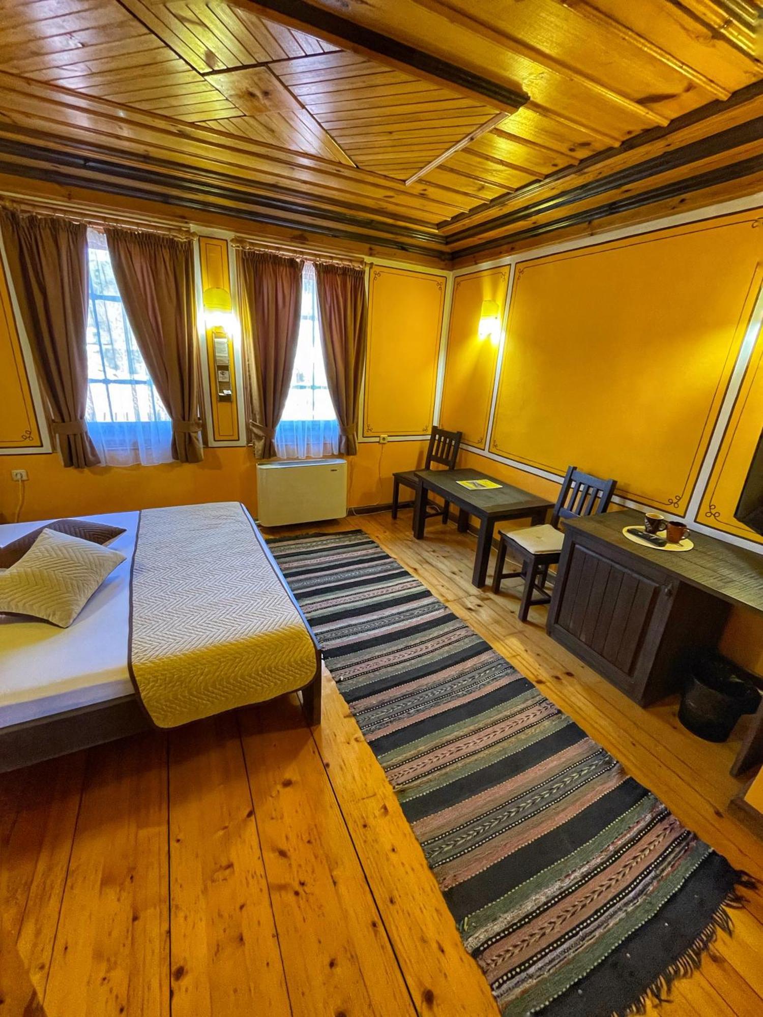 Guest Rooms Colorit Koprivshtitsa Esterno foto
