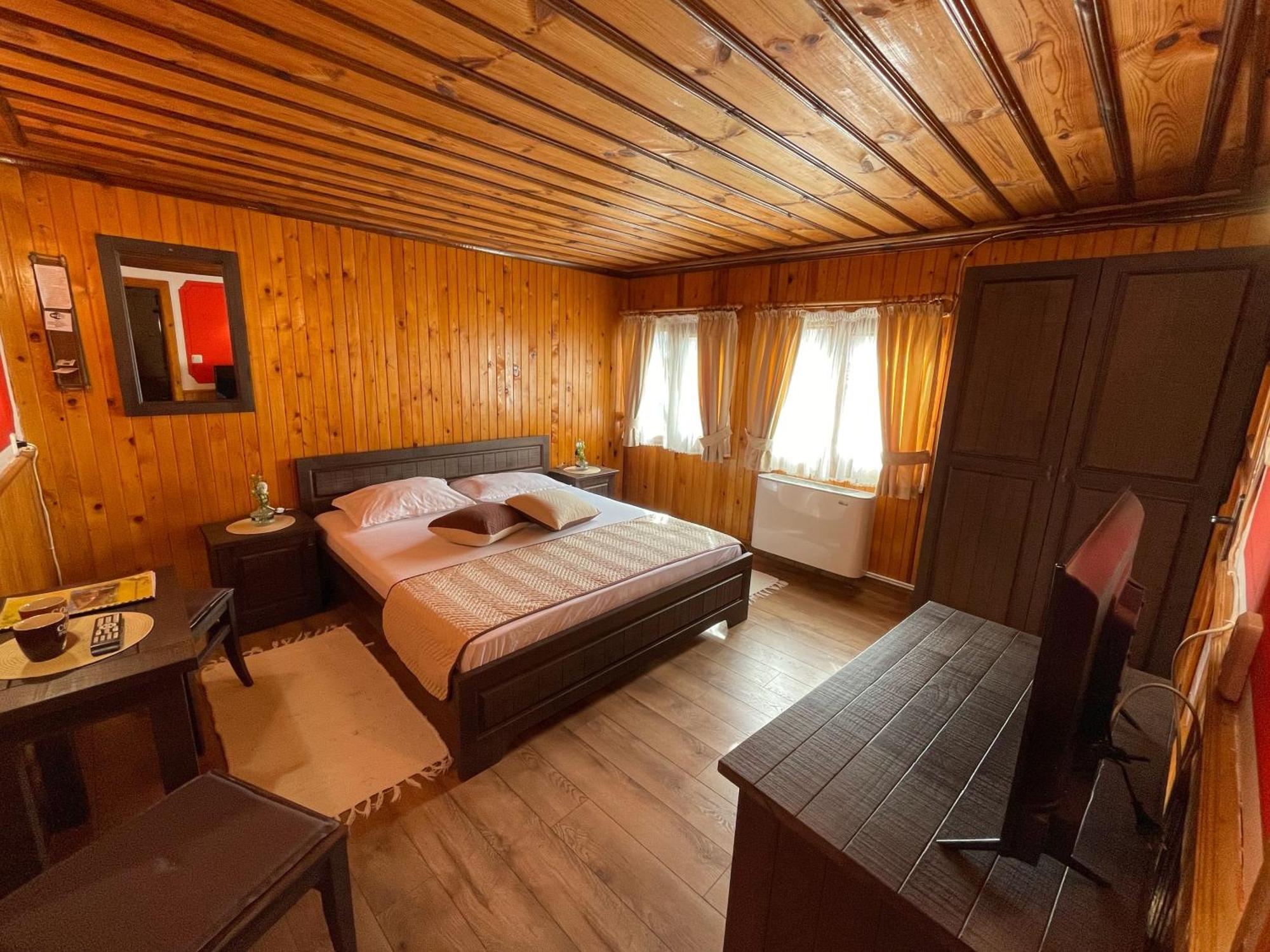 Guest Rooms Colorit Koprivshtitsa Esterno foto