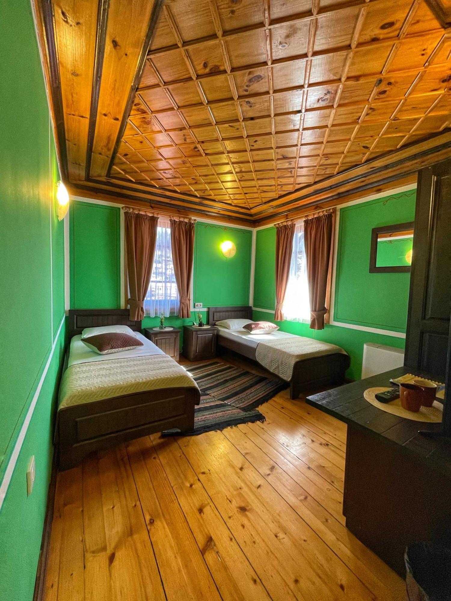 Guest Rooms Colorit Koprivshtitsa Esterno foto