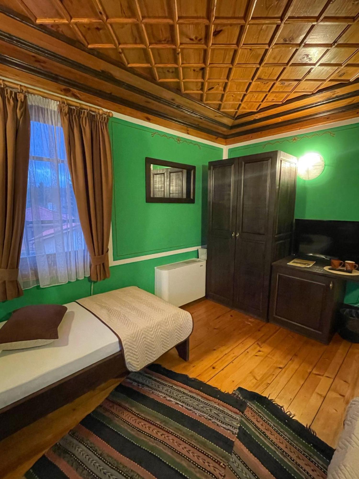 Guest Rooms Colorit Koprivshtitsa Esterno foto