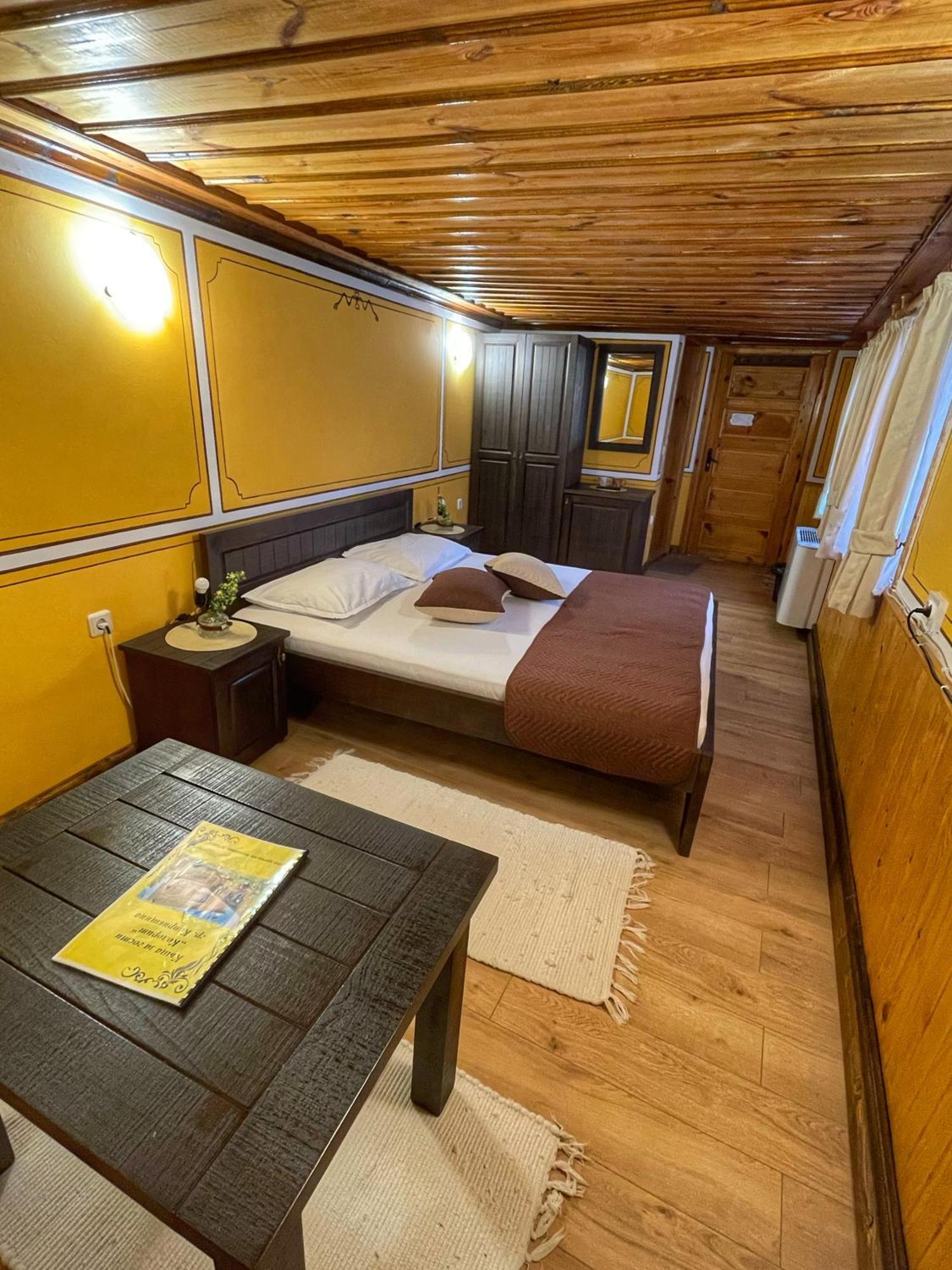 Guest Rooms Colorit Koprivshtitsa Esterno foto