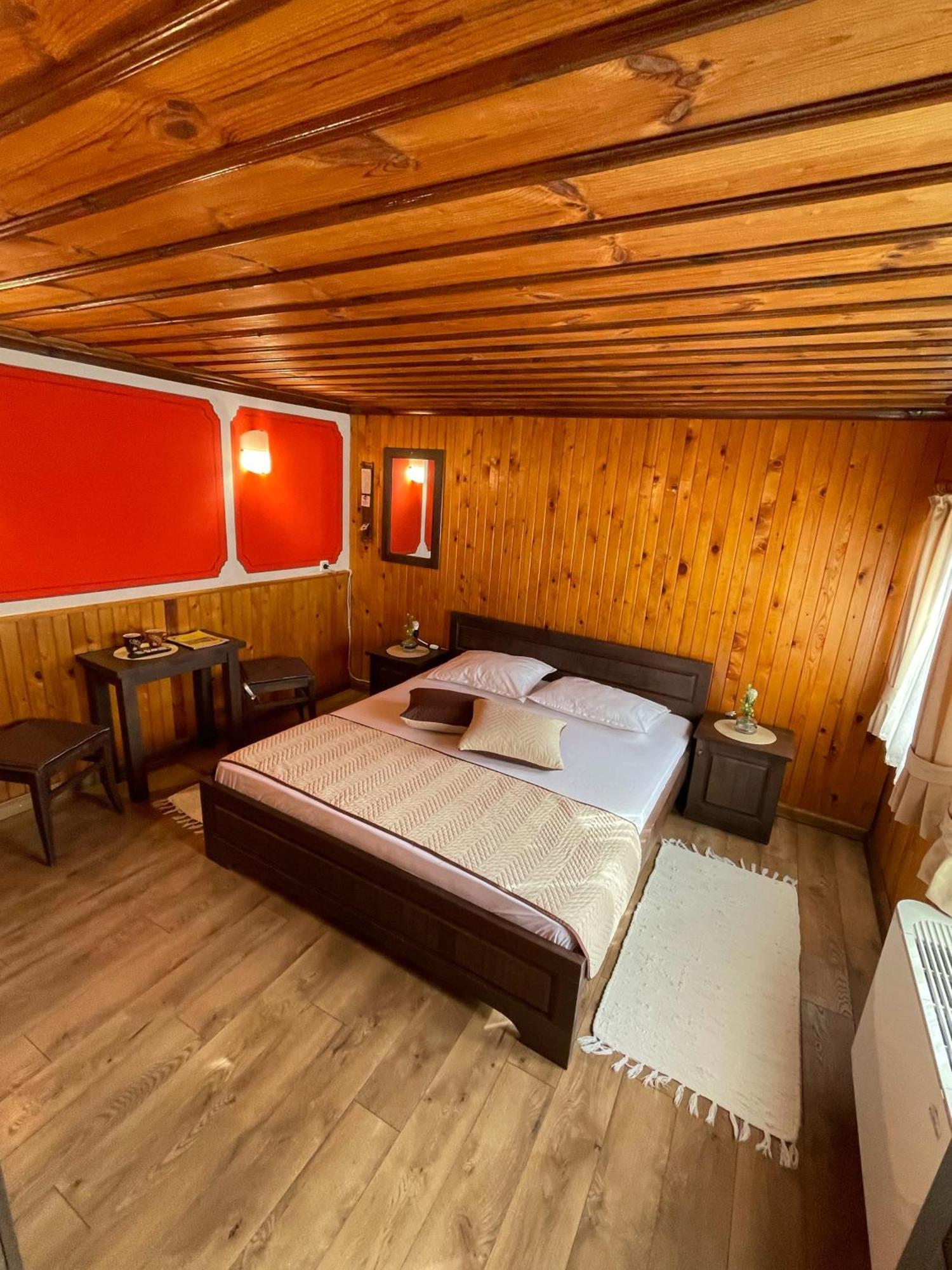 Guest Rooms Colorit Koprivshtitsa Esterno foto