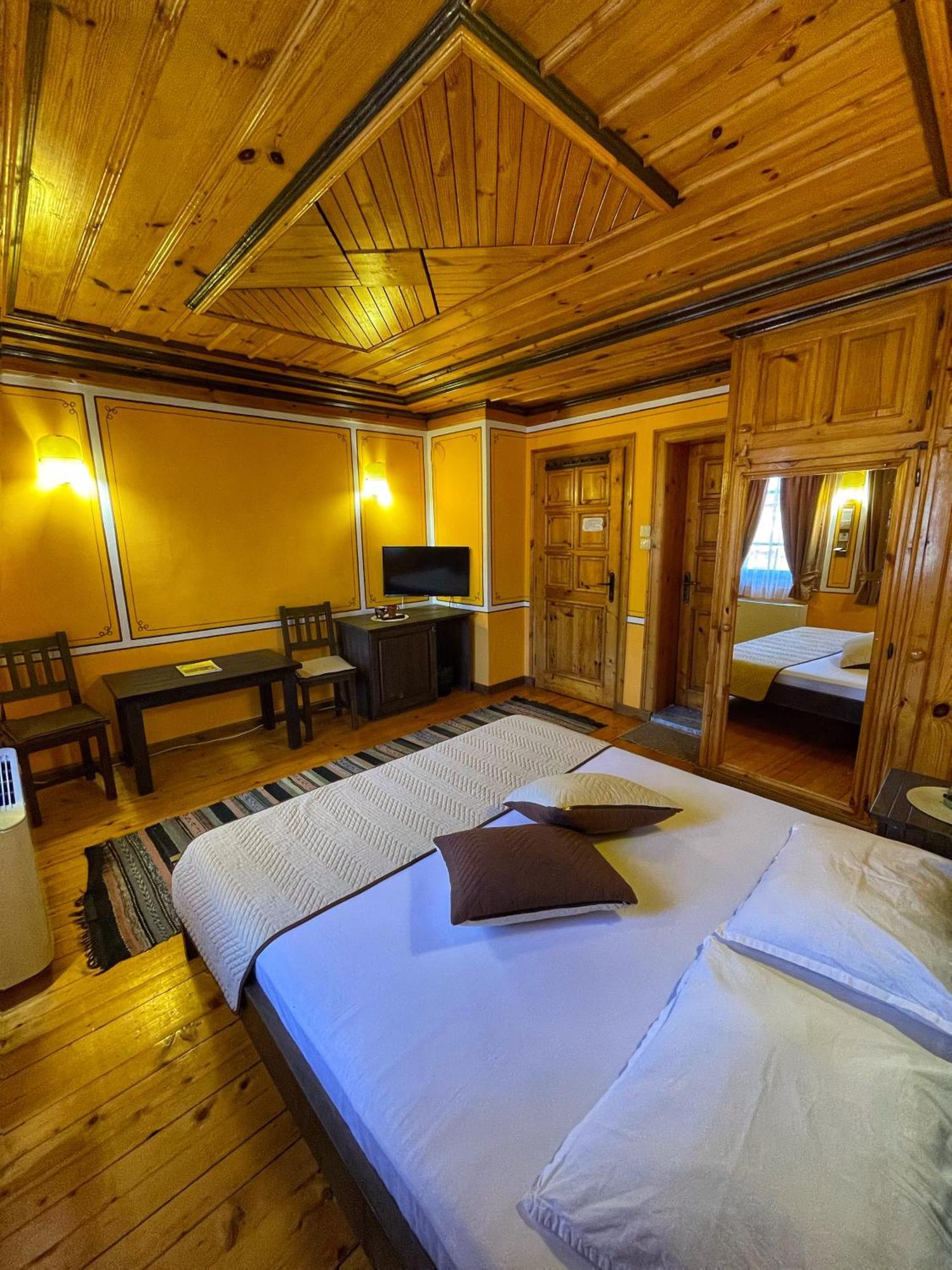 Guest Rooms Colorit Koprivshtitsa Esterno foto