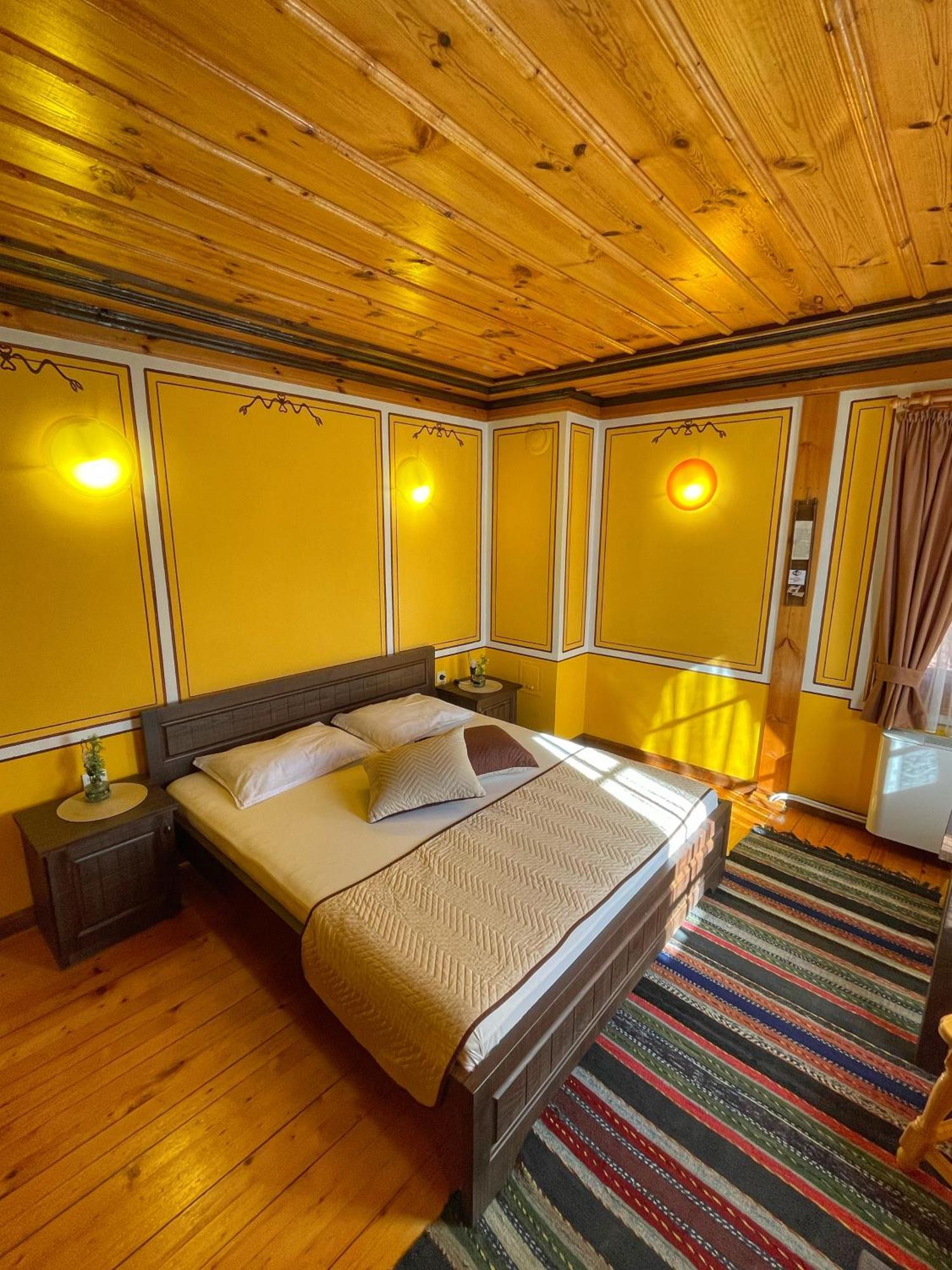 Guest Rooms Colorit Koprivshtitsa Esterno foto